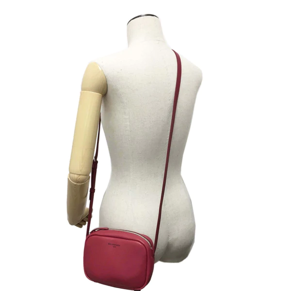 NEW Balenciaga Women's Red Leather XS Everyday Crossbody Shoulder Camera Bag - Image 4