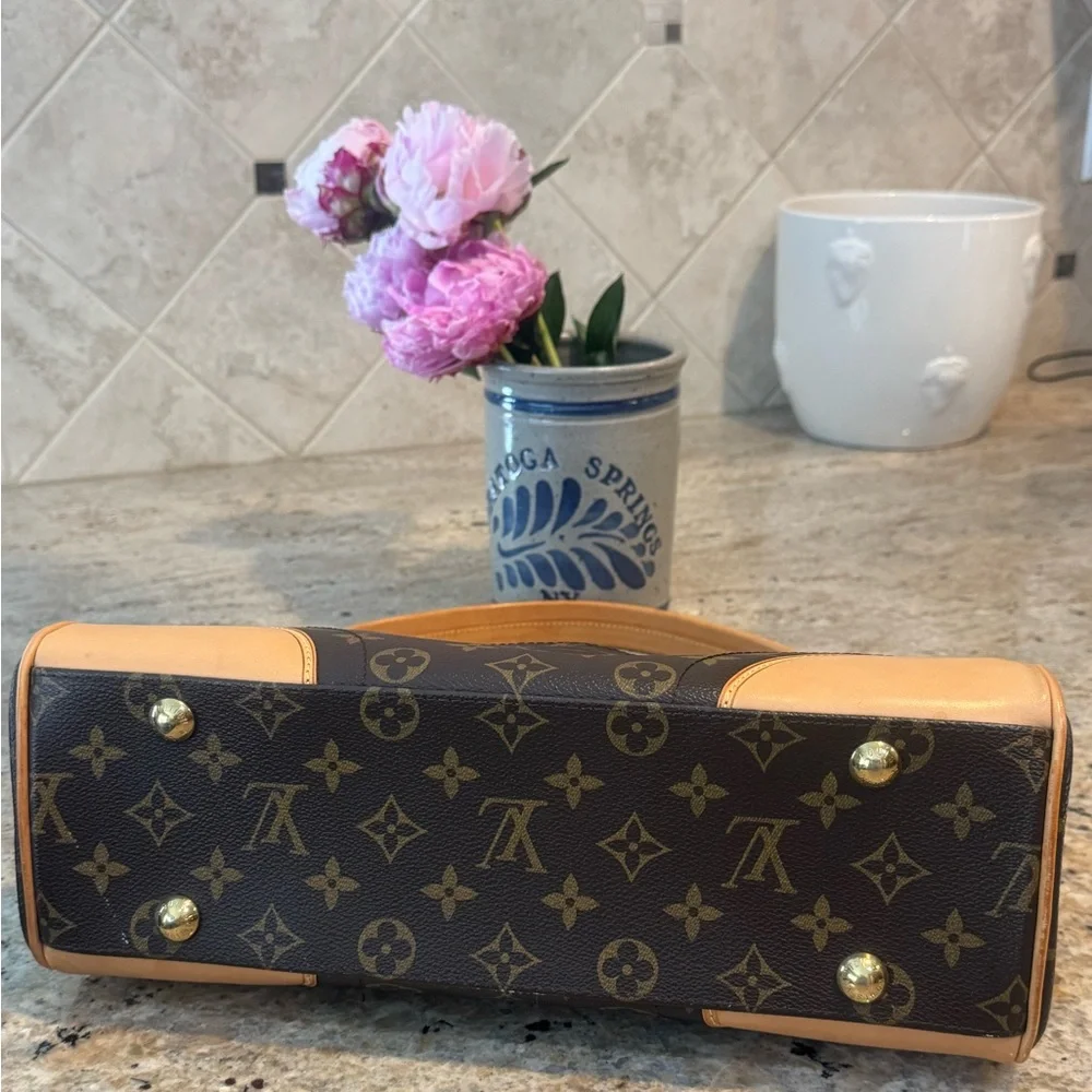 Louis Vuitton Beverly Monogram MM Shoulder Bag - Image 5