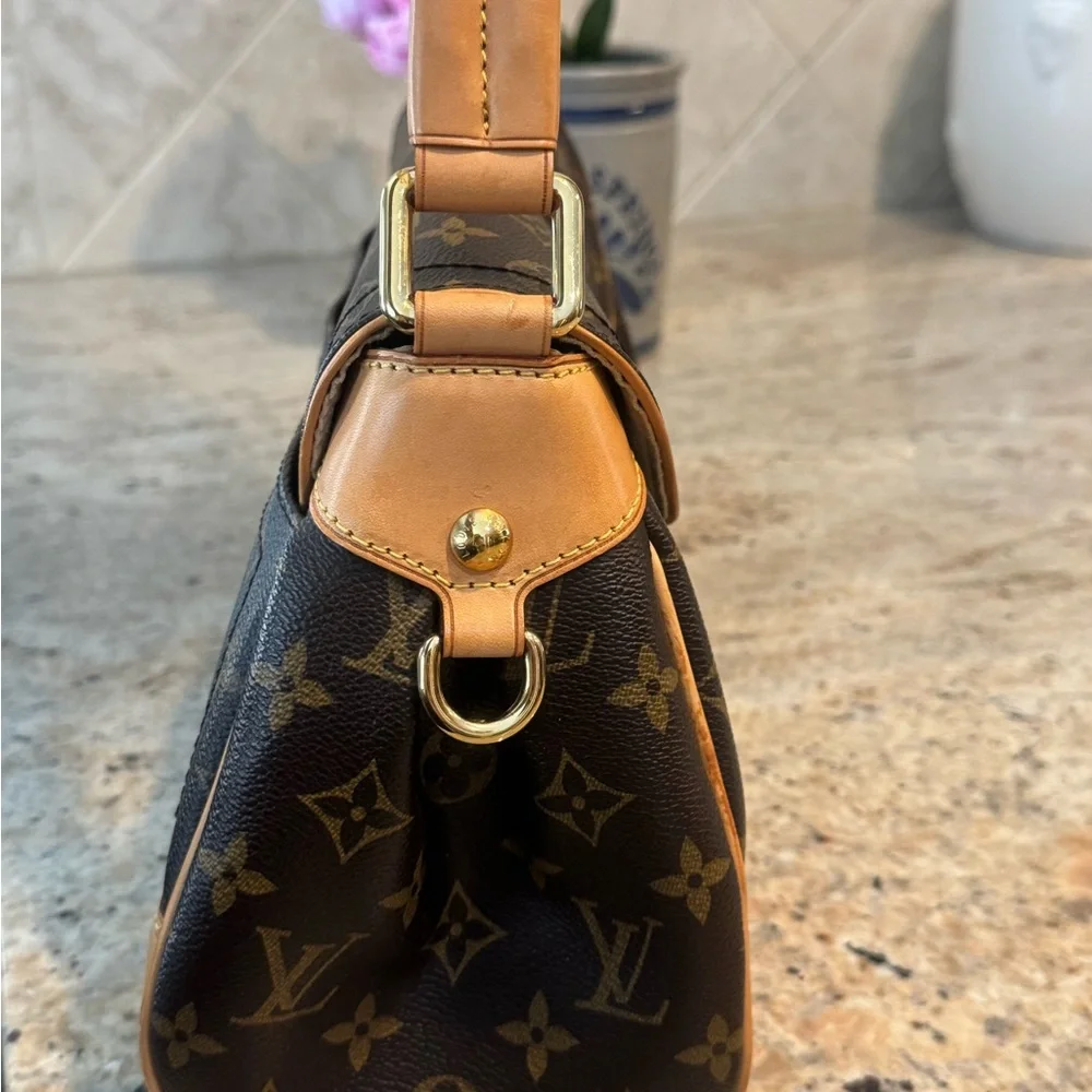 Louis Vuitton Beverly Monogram MM Shoulder Bag - Image 6