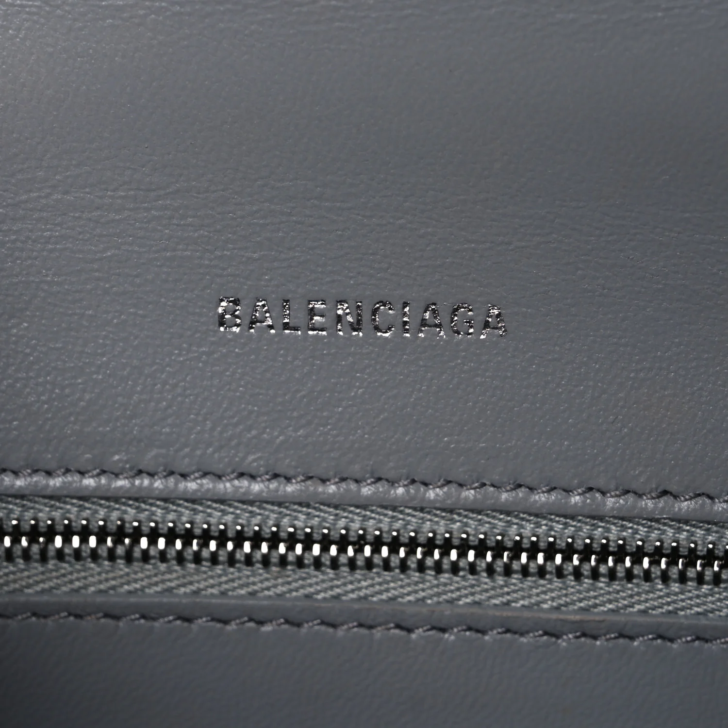 Balenciaga Shiny Calfskin Crocodile Embossed Small Hourglass Top Handle Bag Balenciaga Grey Balenciaga Grey - Image 6