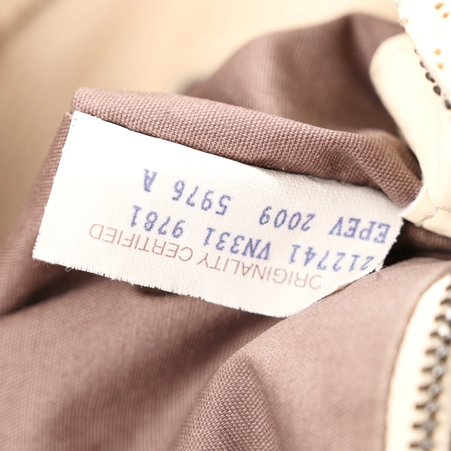 Bottega Veneta Cervo Deerskin Perforated Pekary Hobo Cream - Image 7