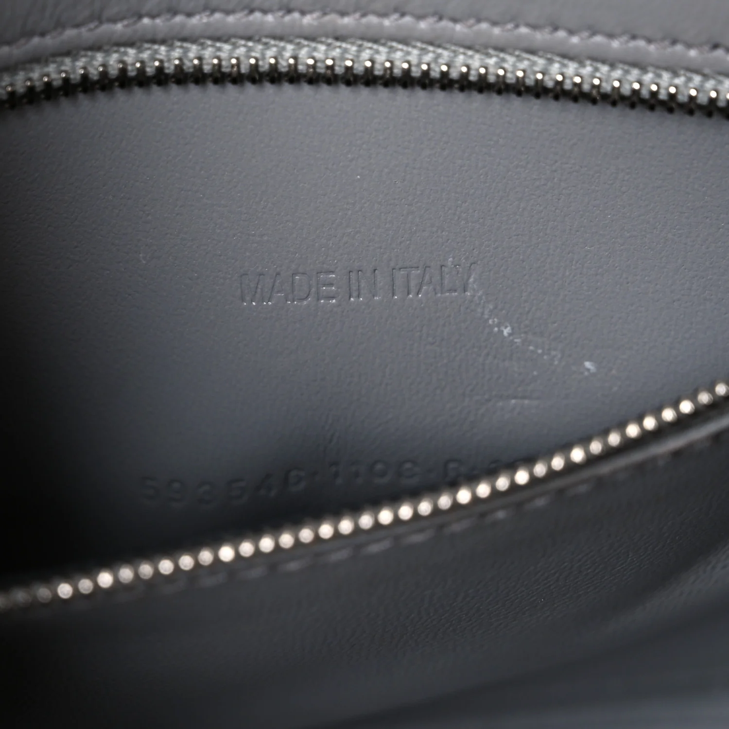 Balenciaga Shiny Calfskin Crocodile Embossed Small Hourglass Top Handle Bag Balenciaga Grey Balenciaga Grey - Image 7