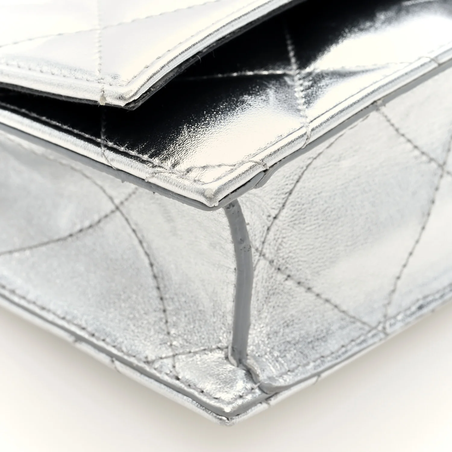 Alexander McQueen Metallic Calfskin Quilted Graffiti Skull Small Chain Crossbody Bag Silver - Image 8