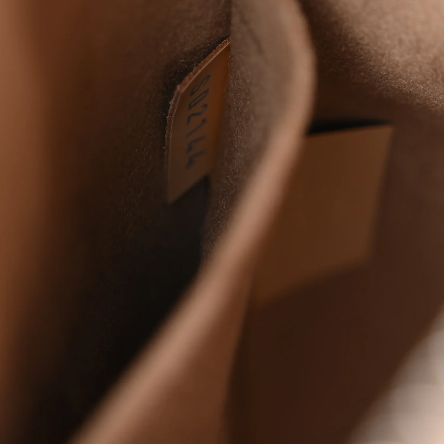 Louis Vuitton Epi Alma PM Galet - Image 8